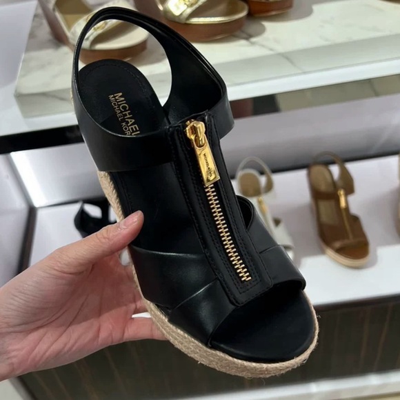 Michael Kors Roslyn Wedge Sandal In Black size 8 or 9 New with box - Picture 4 of 6